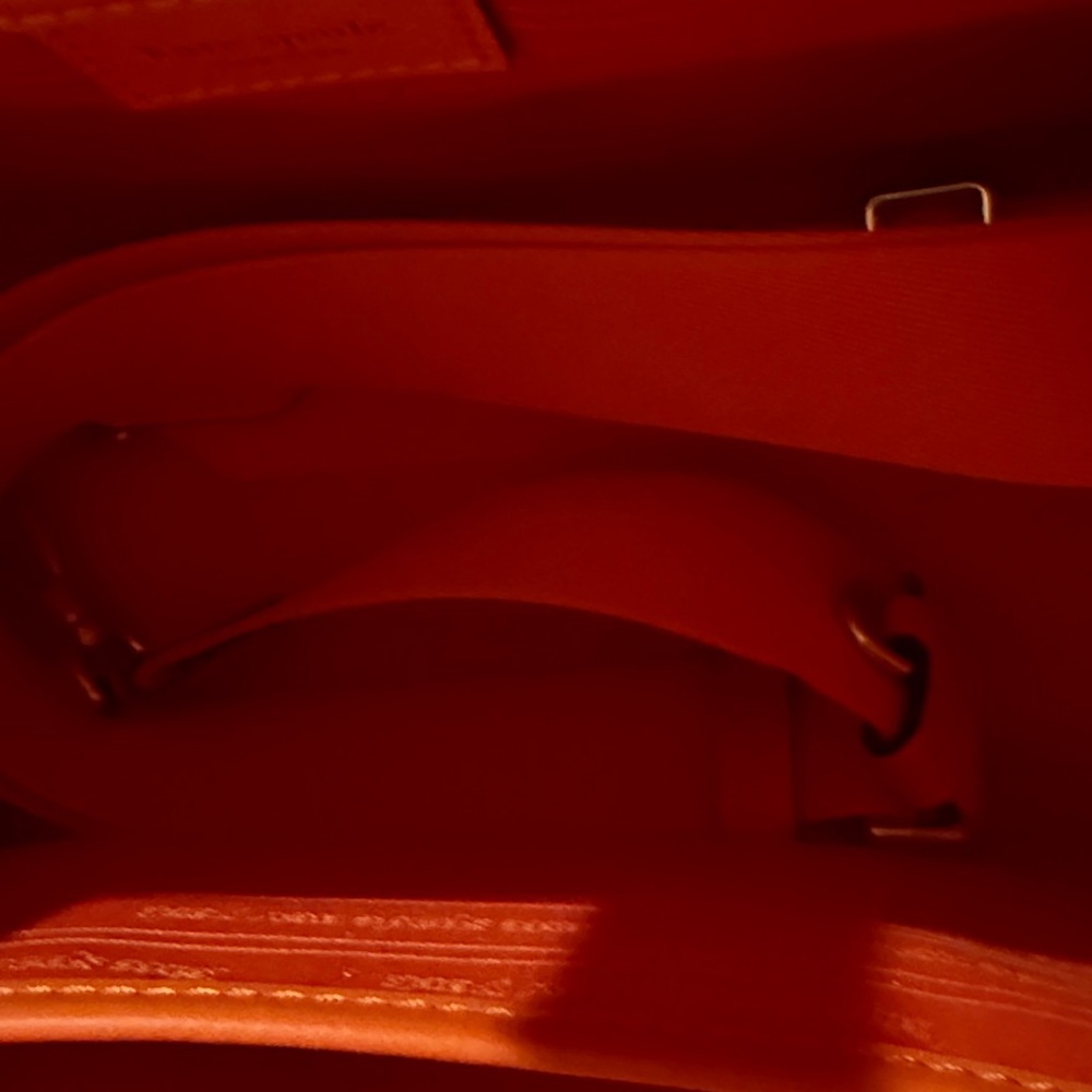 Kate Spade Orange & White Manhattan Small Tote it’s PRISTINE, 🌺 - Picture 3 of 7
